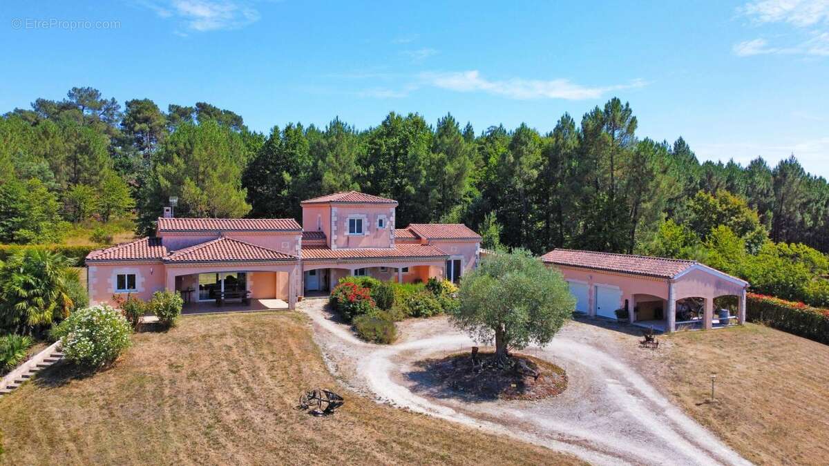 Maison à SAINT-PAUL-DE-SERRE