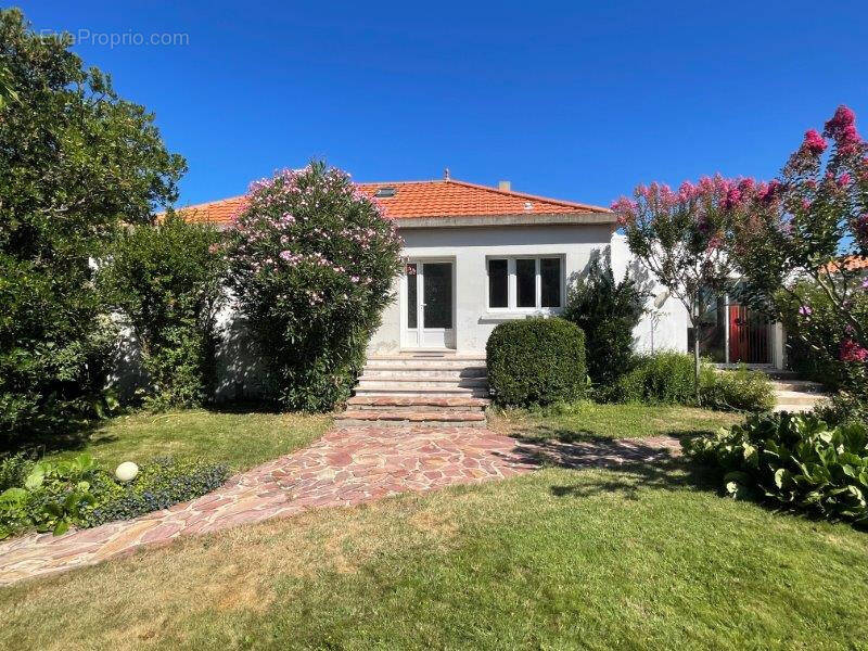 Maison à L&#039;EPINE