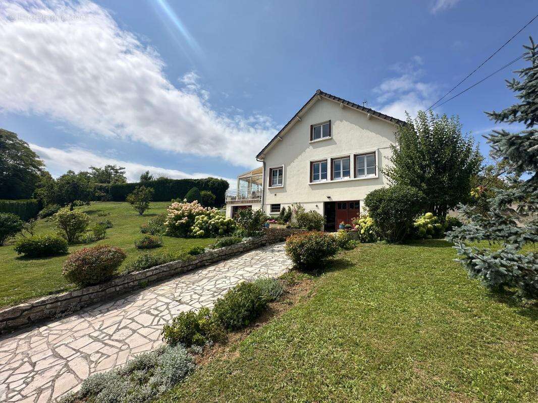 Maison à LIZY-SUR-OURCQ
