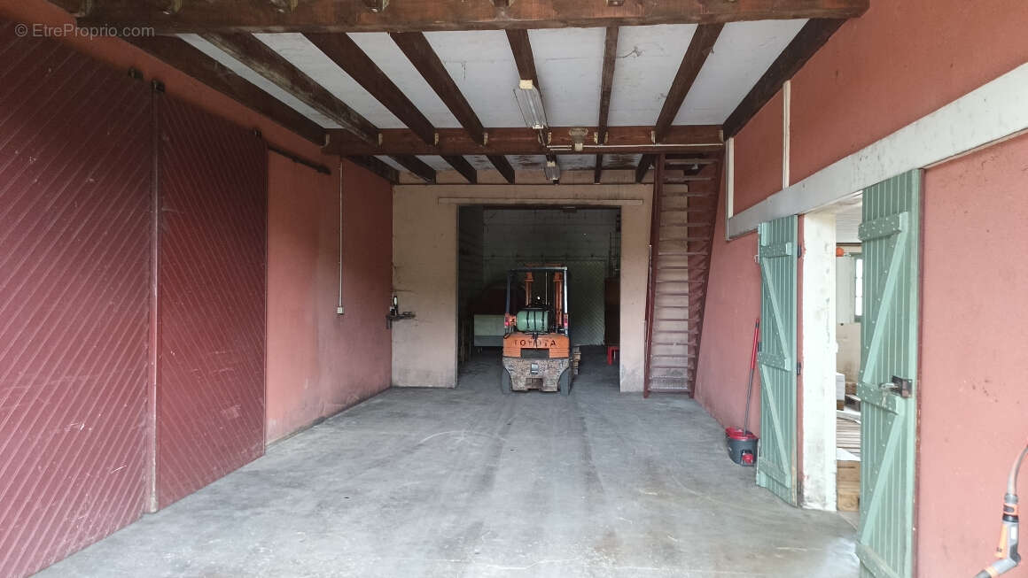 Maison à SAINT-ROMAIN-LA-VIRVEE