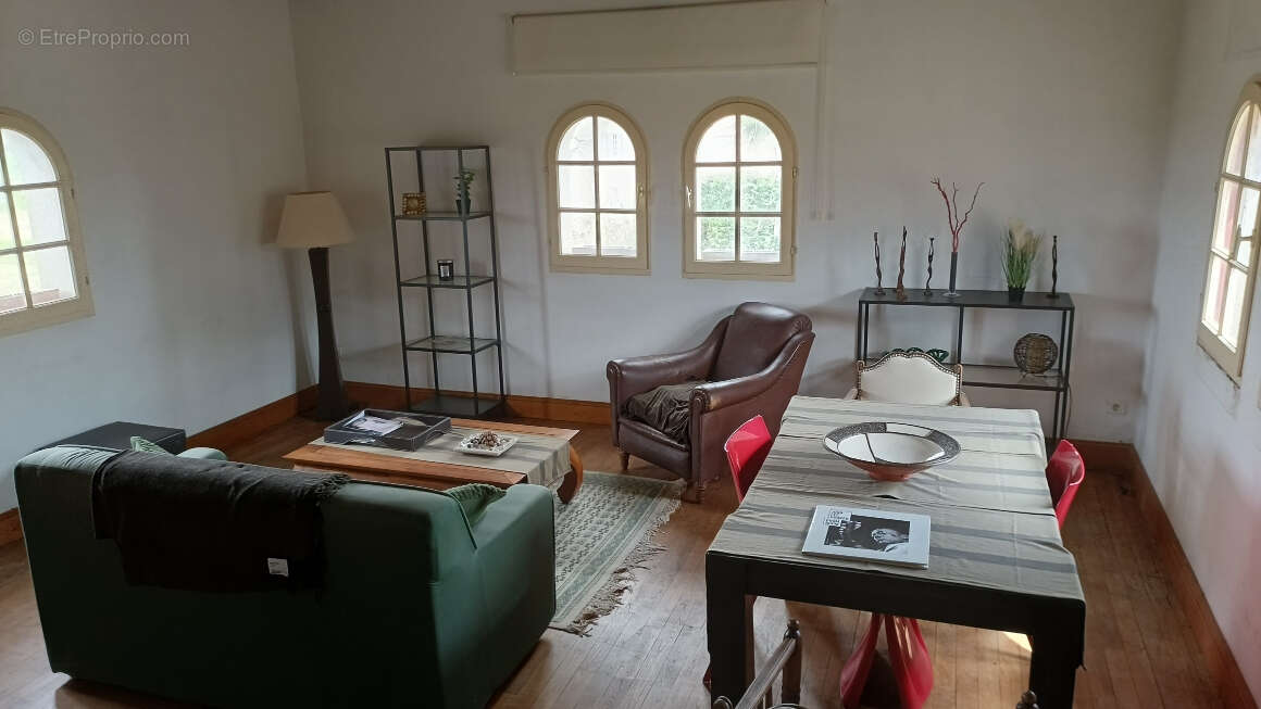 Maison à SAINT-ROMAIN-LA-VIRVEE