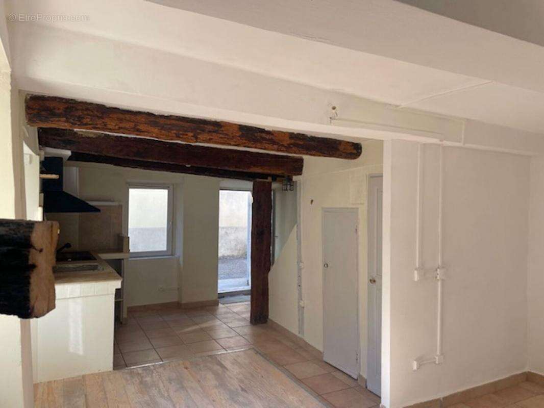 Maison à REVEST-DU-BION