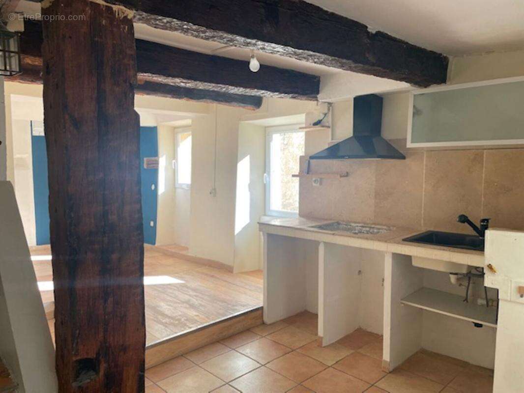 Maison à REVEST-DU-BION