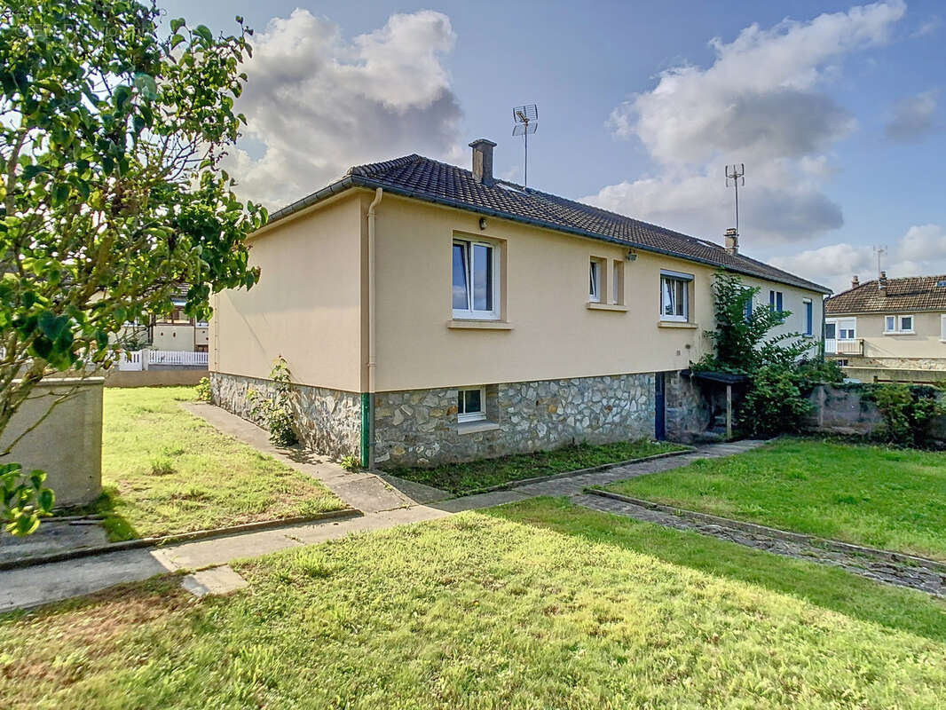 Maison à LA HAYE-DU-PUITS