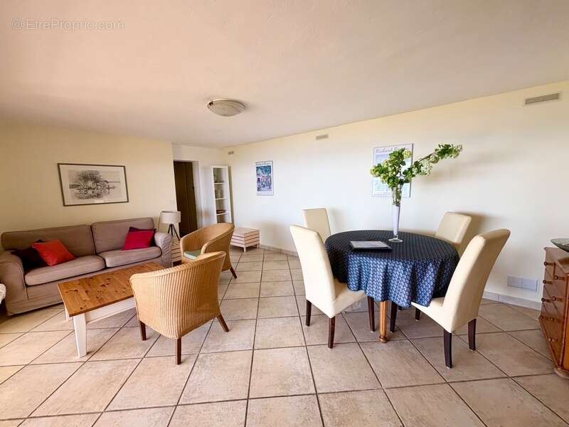 Maison à LES ISSAMBRES