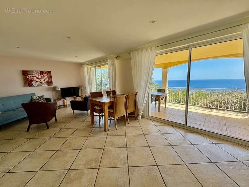 Maison à LES ISSAMBRES