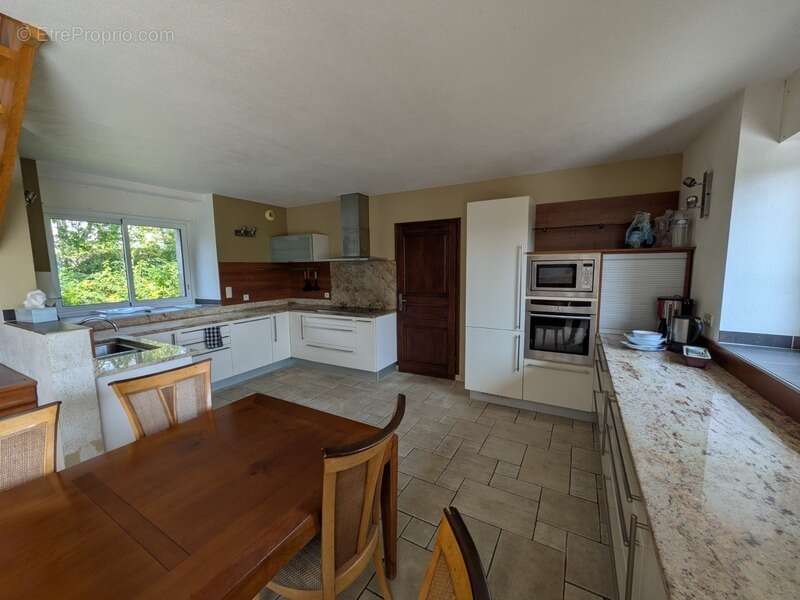 Maison à SAINT-CARADEC-TREGOMEL