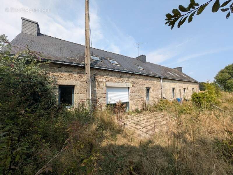 Maison à SAINT-CARADEC-TREGOMEL