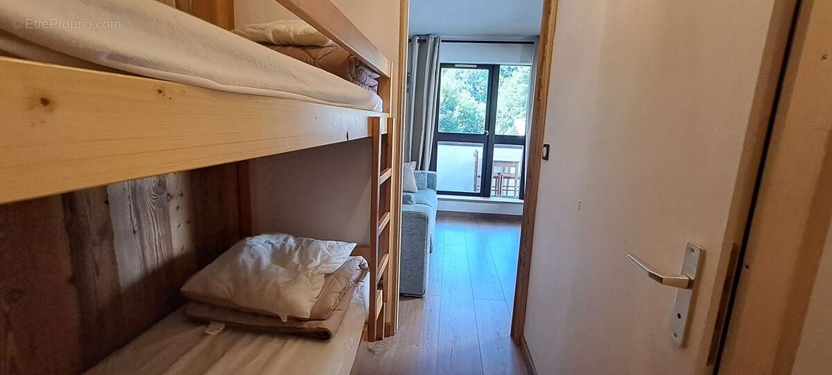 Appartement à MORILLON