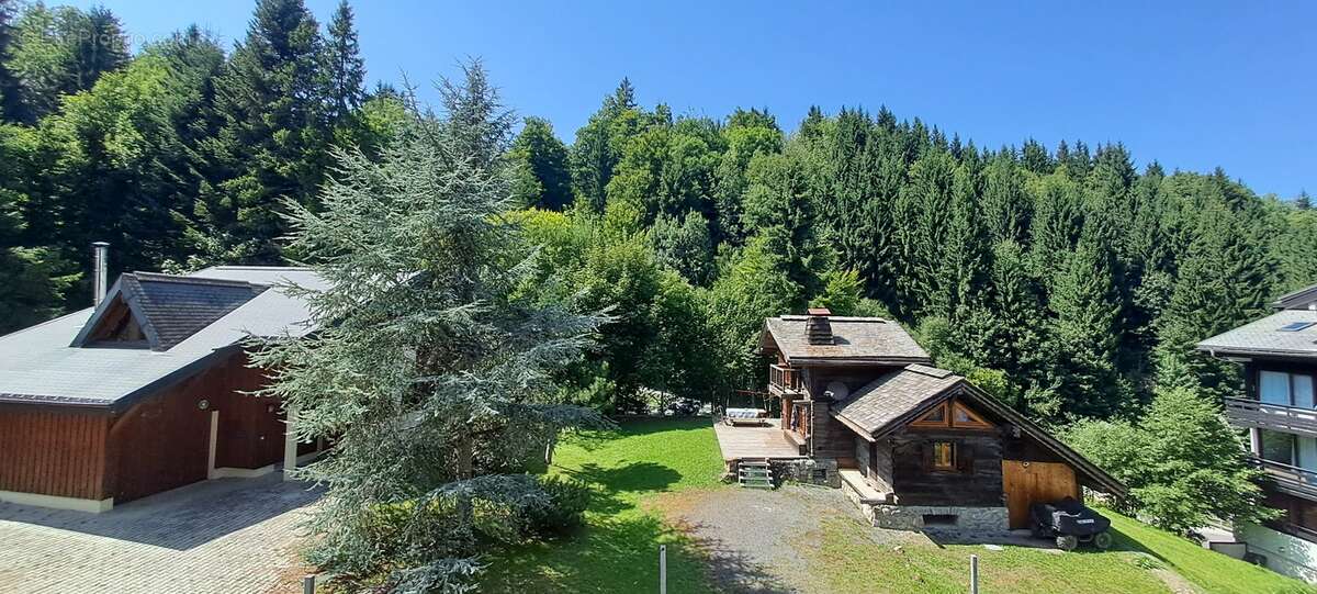 Appartement à MORILLON