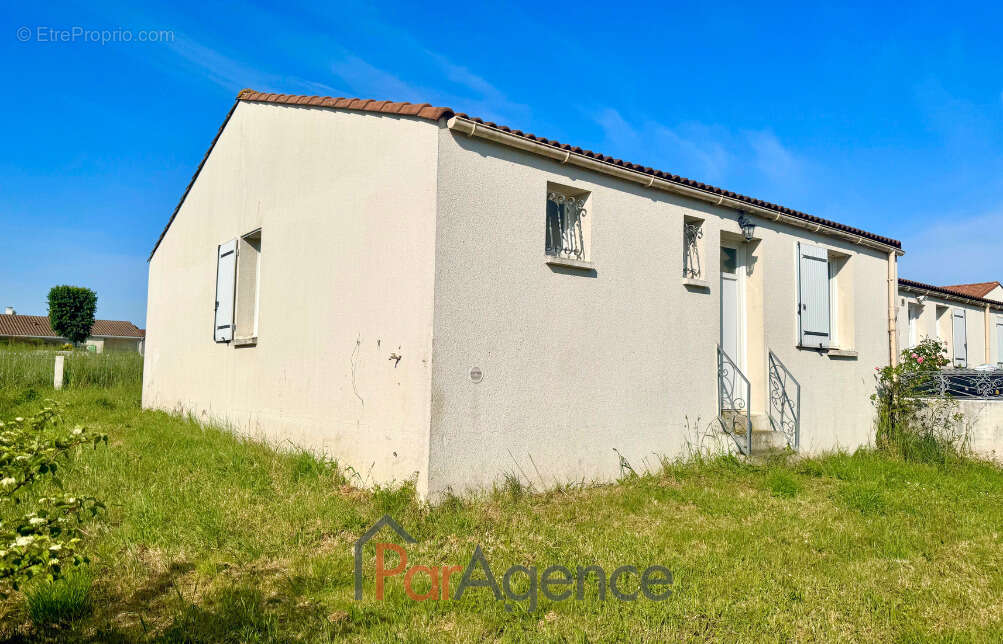 Maison à VAUX-SUR-MER