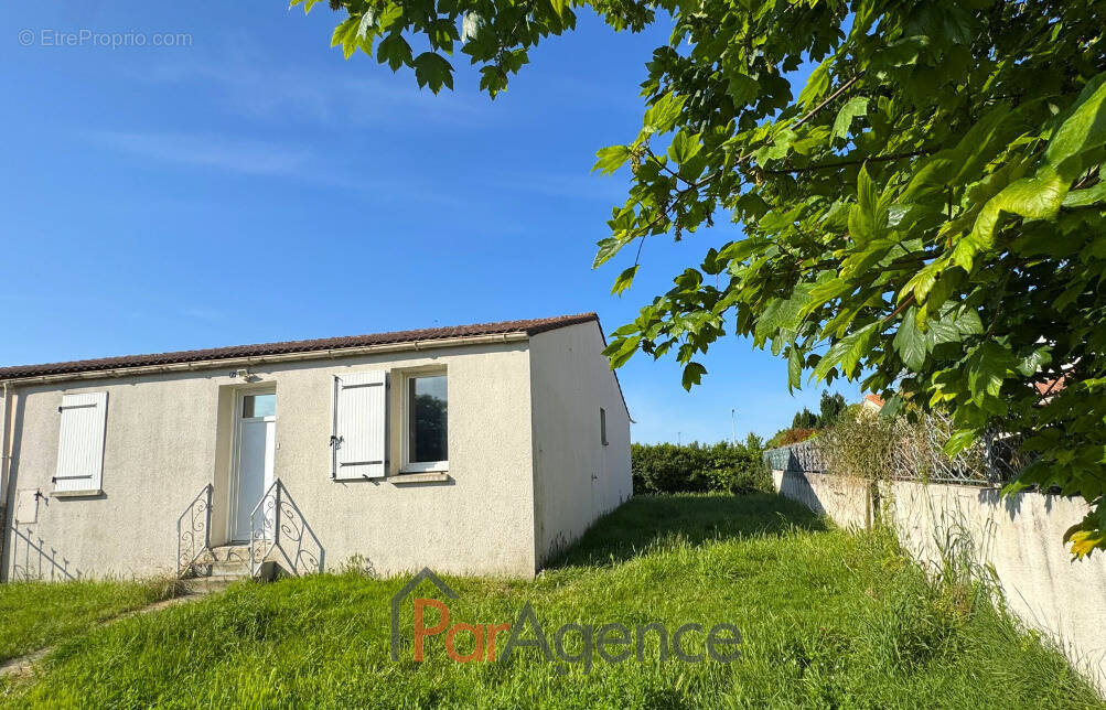 Maison à VAUX-SUR-MER