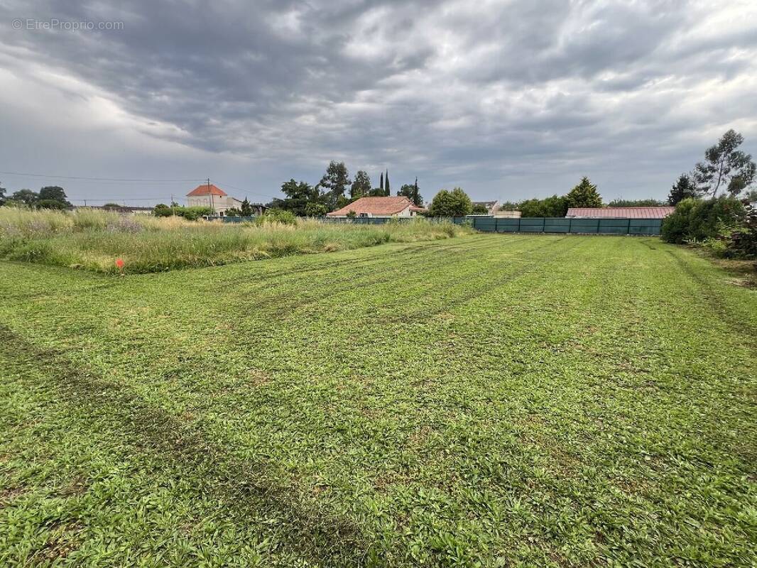Terrain à DURAS
