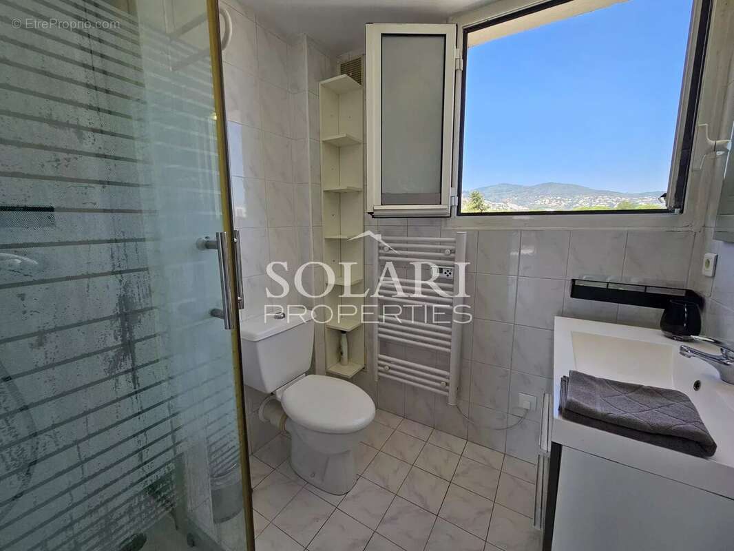 Appartement à MANDELIEU-LA-NAPOULE