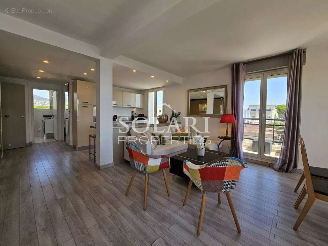 Appartement à MANDELIEU-LA-NAPOULE