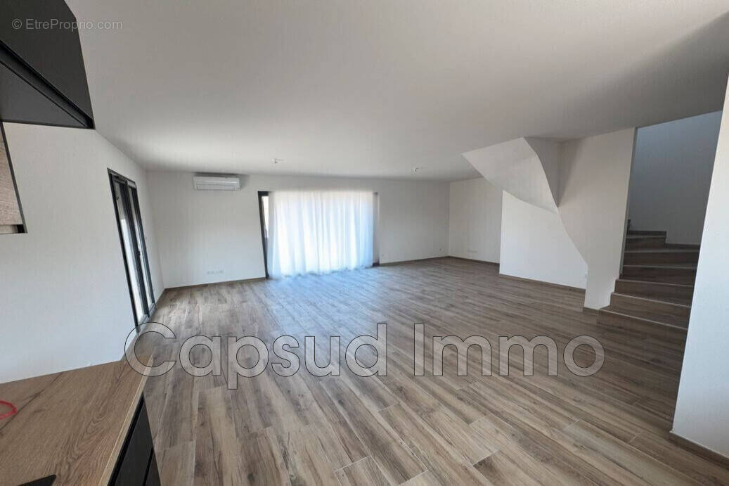 Maison à NISSAN-LEZ-ENSERUNE