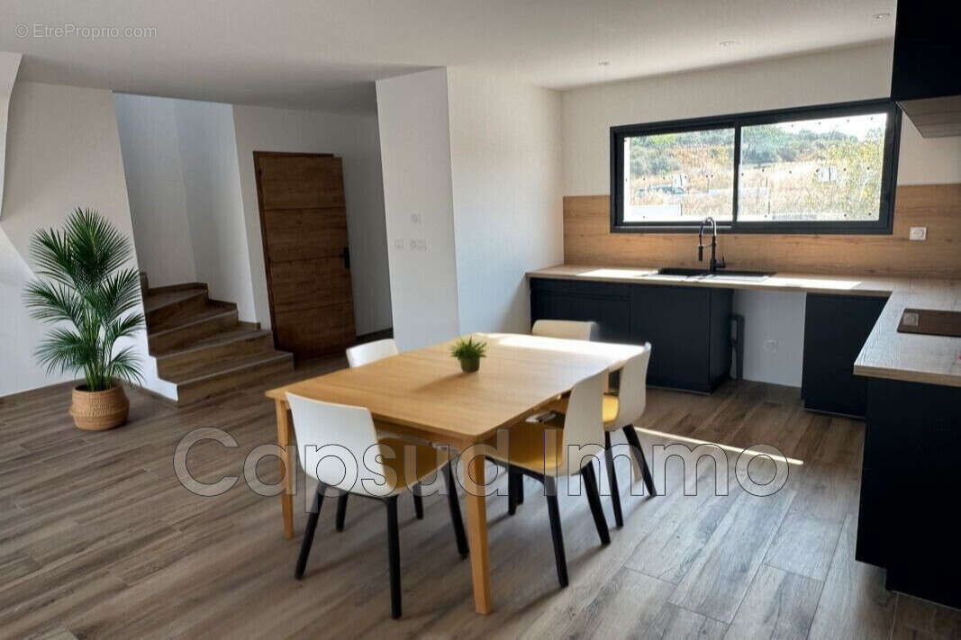 Maison à NISSAN-LEZ-ENSERUNE