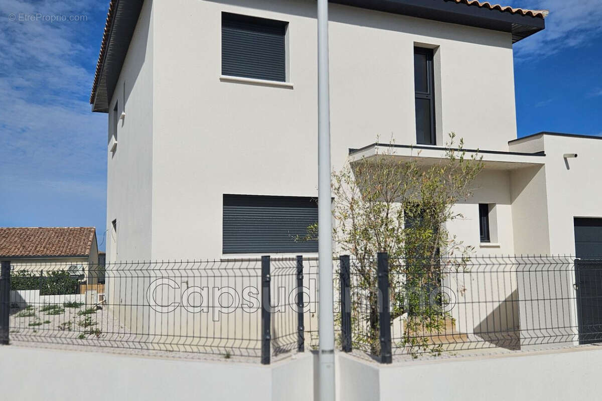 Maison à NISSAN-LEZ-ENSERUNE