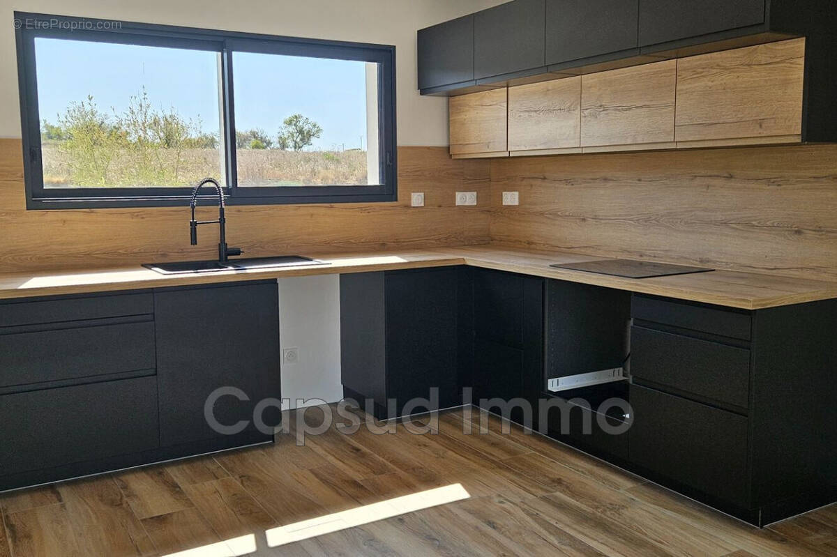 Maison à NISSAN-LEZ-ENSERUNE