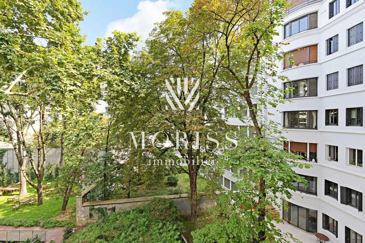 Appartement à PARIS-8E