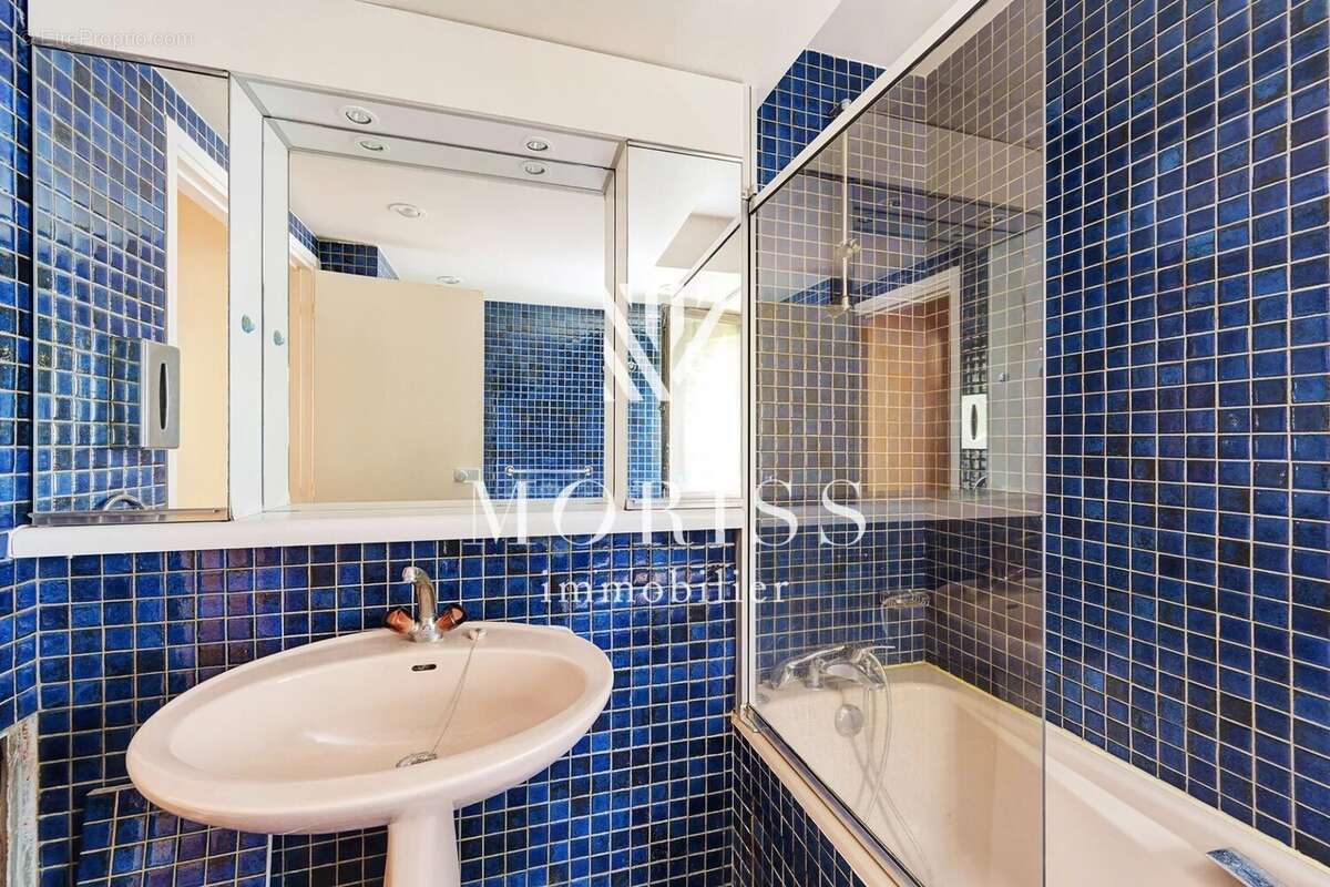 Appartement à PARIS-8E