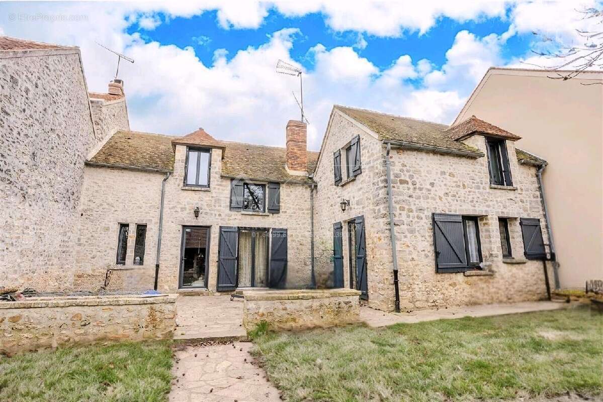 Maison à MILLY-LA-FORET