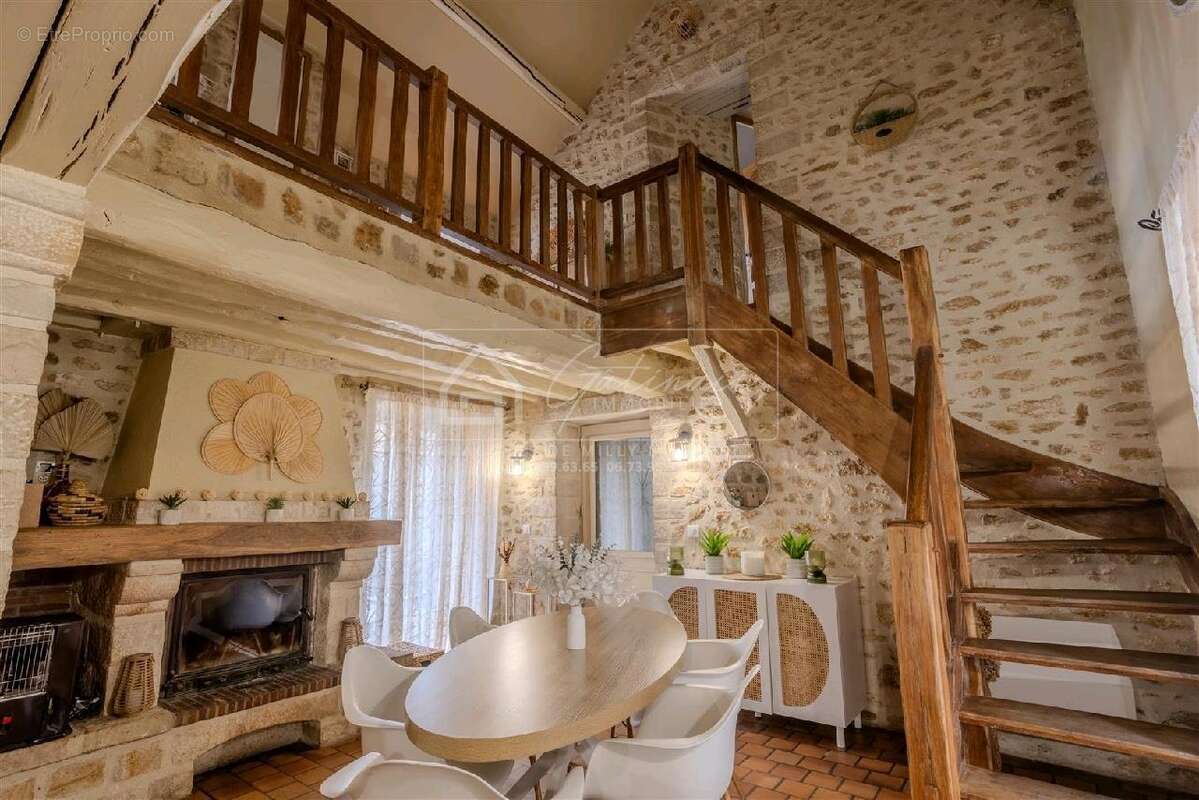 Maison à MILLY-LA-FORET