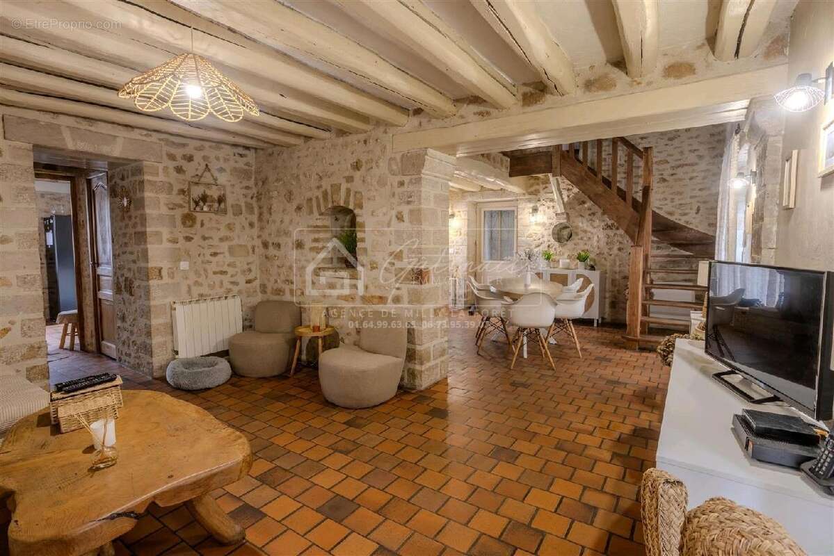 Maison à MILLY-LA-FORET