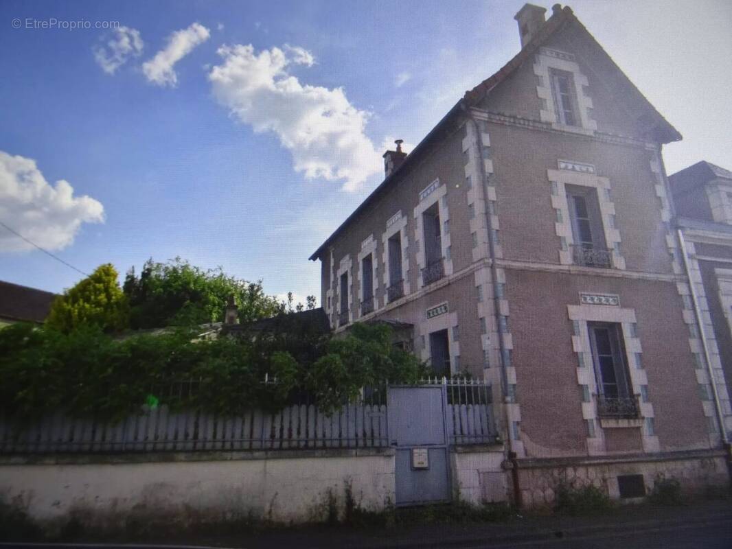Maison à COSNE-COURS-SUR-LOIRE