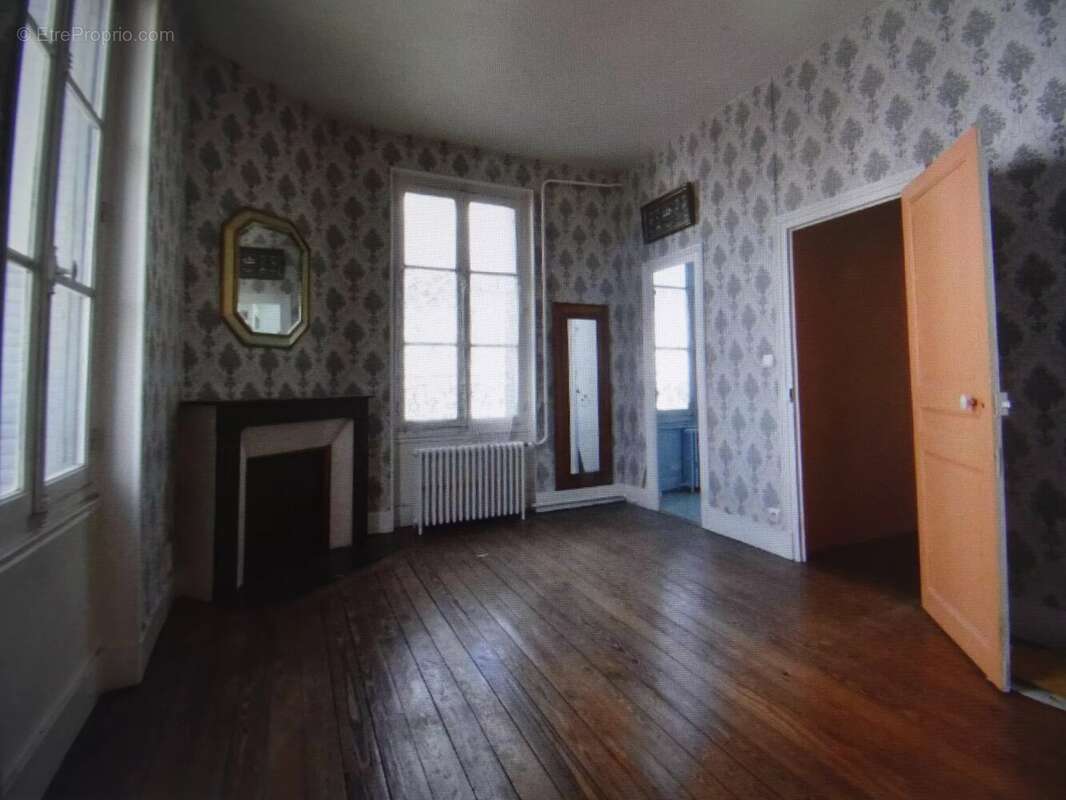 Maison à COSNE-COURS-SUR-LOIRE