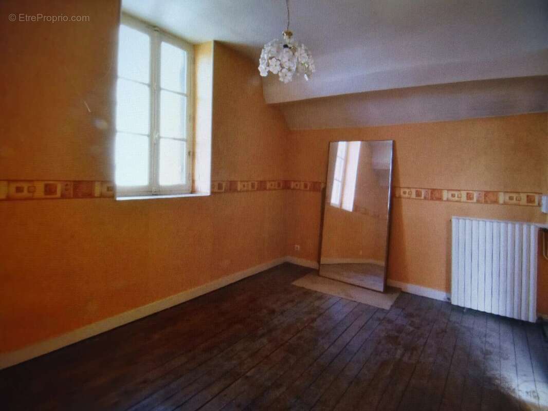 Maison à COSNE-COURS-SUR-LOIRE