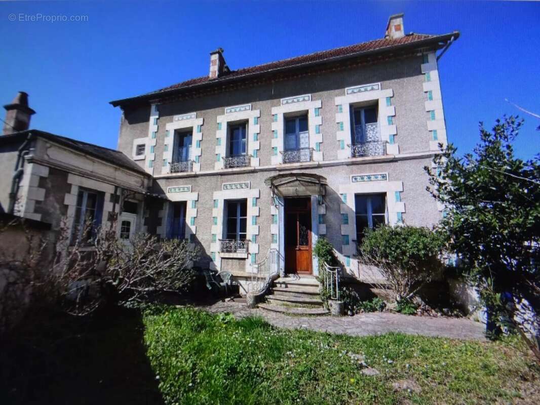 Maison à COSNE-COURS-SUR-LOIRE