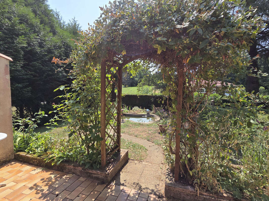 Photo 3 - Maison à SAINT-LEONARD-DE-NOBLAT