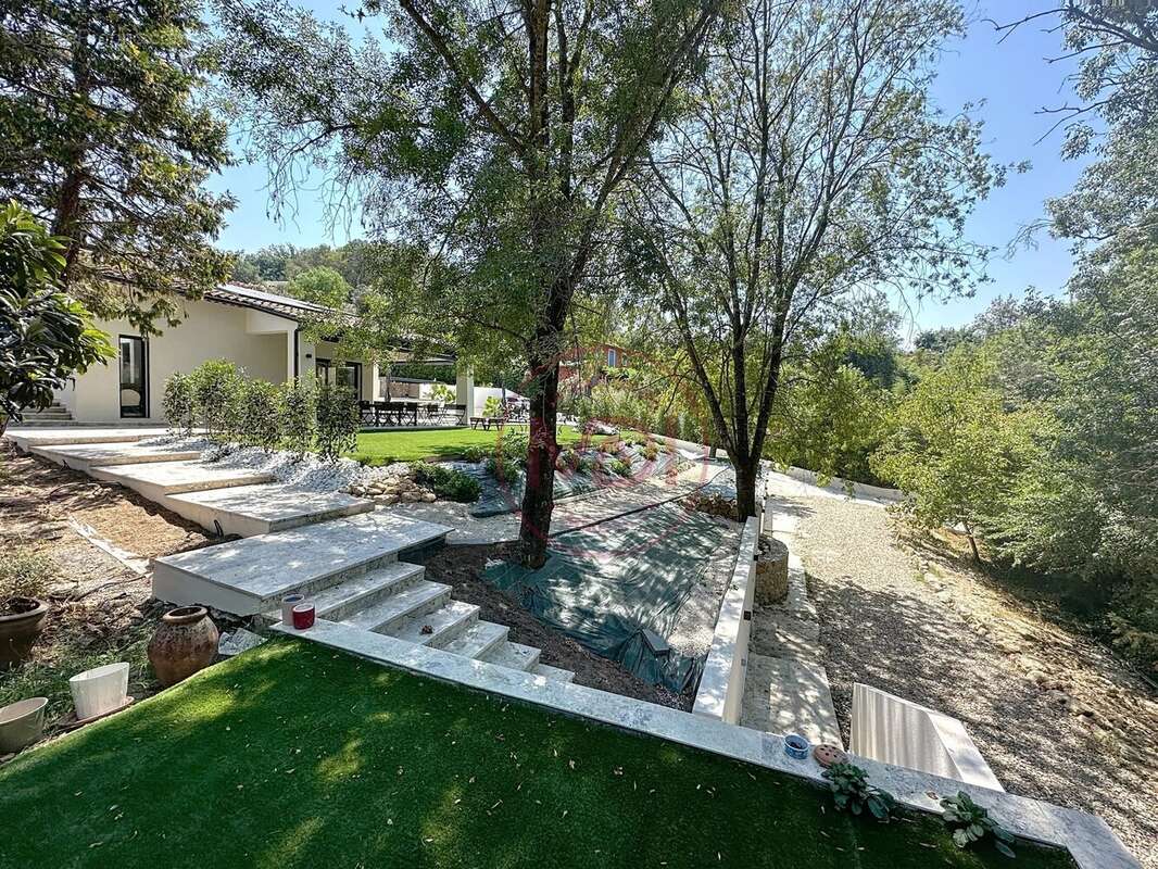 Maison à ROQUEFORT-LES-PINS