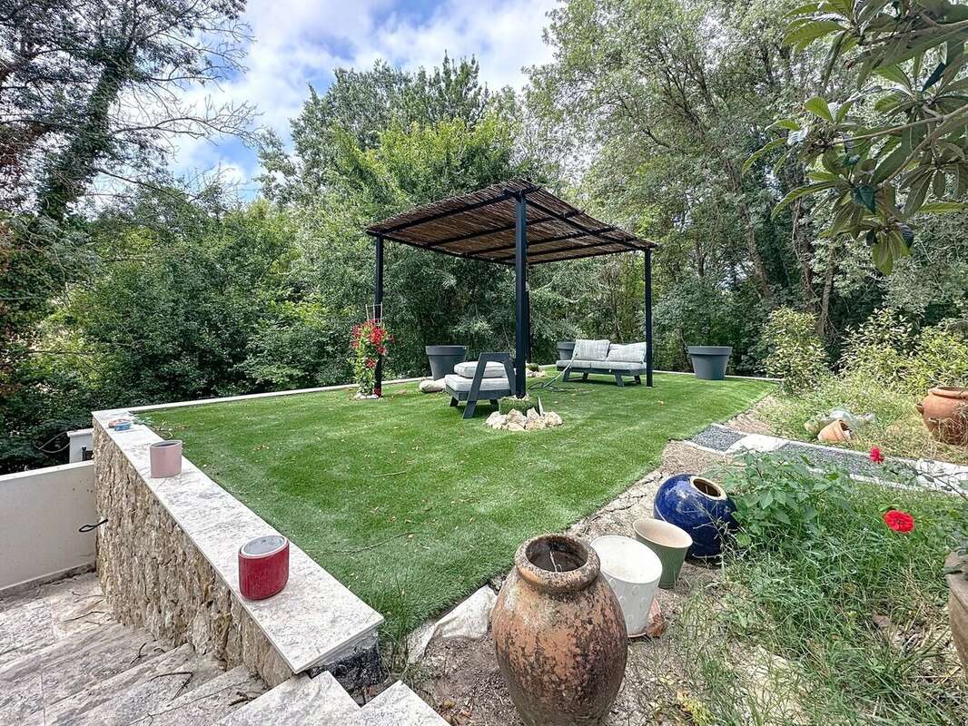 Maison à ROQUEFORT-LES-PINS