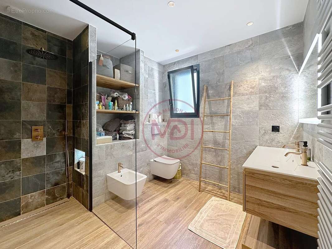 Maison à ROQUEFORT-LES-PINS