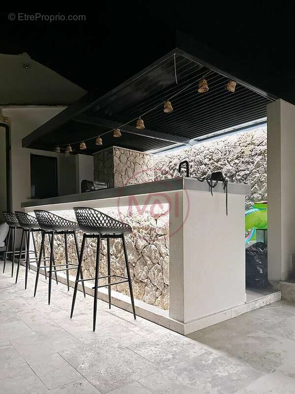 Maison à ROQUEFORT-LES-PINS