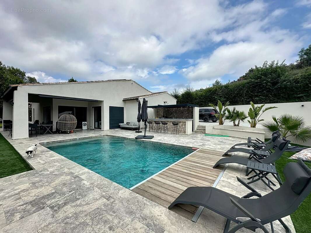 Maison à ROQUEFORT-LES-PINS