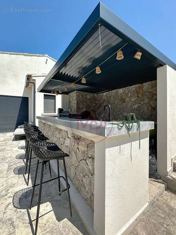 Maison à ROQUEFORT-LES-PINS