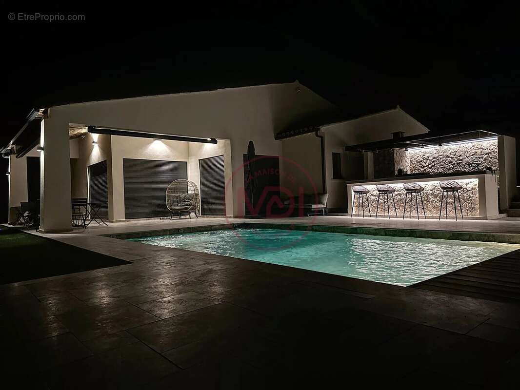 Maison à ROQUEFORT-LES-PINS