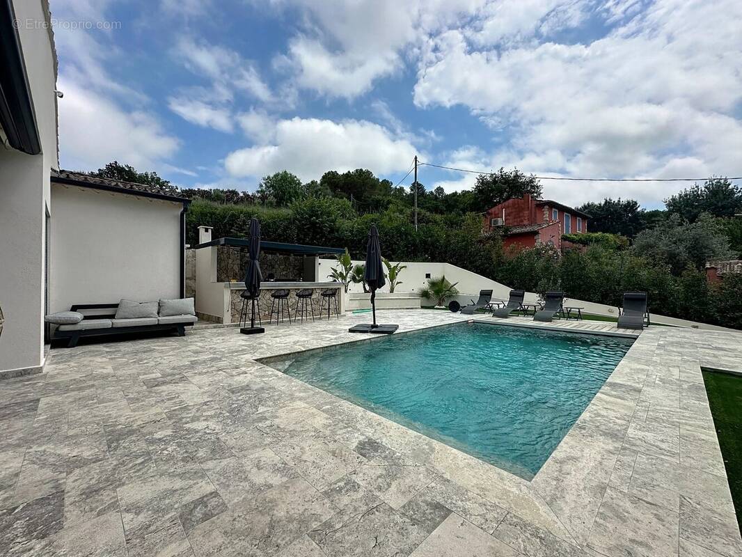 Maison à ROQUEFORT-LES-PINS