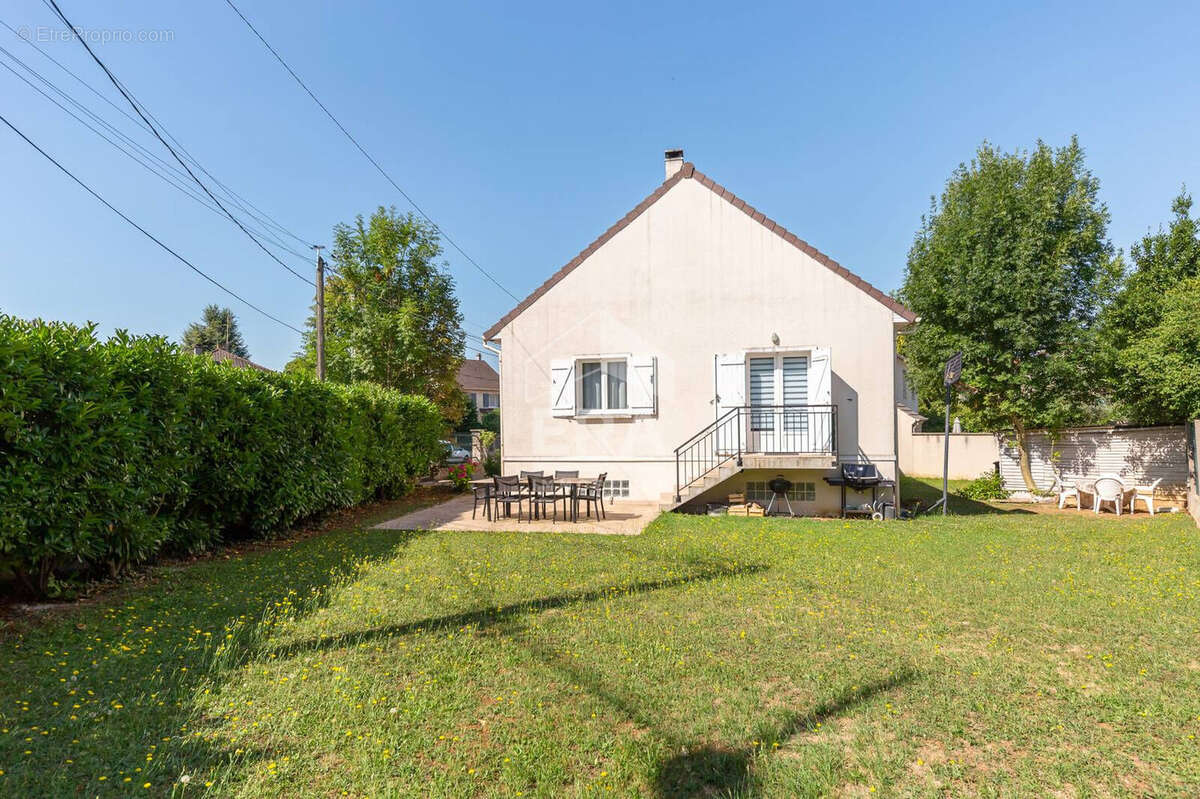 Maison à PONTAULT-COMBAULT