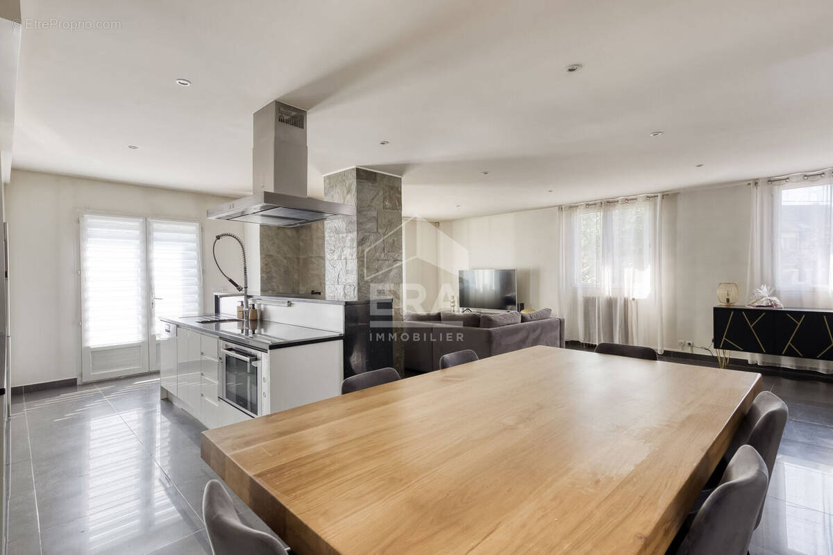 Maison à PONTAULT-COMBAULT