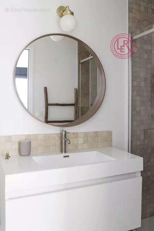 Commerce à PARIS-11E