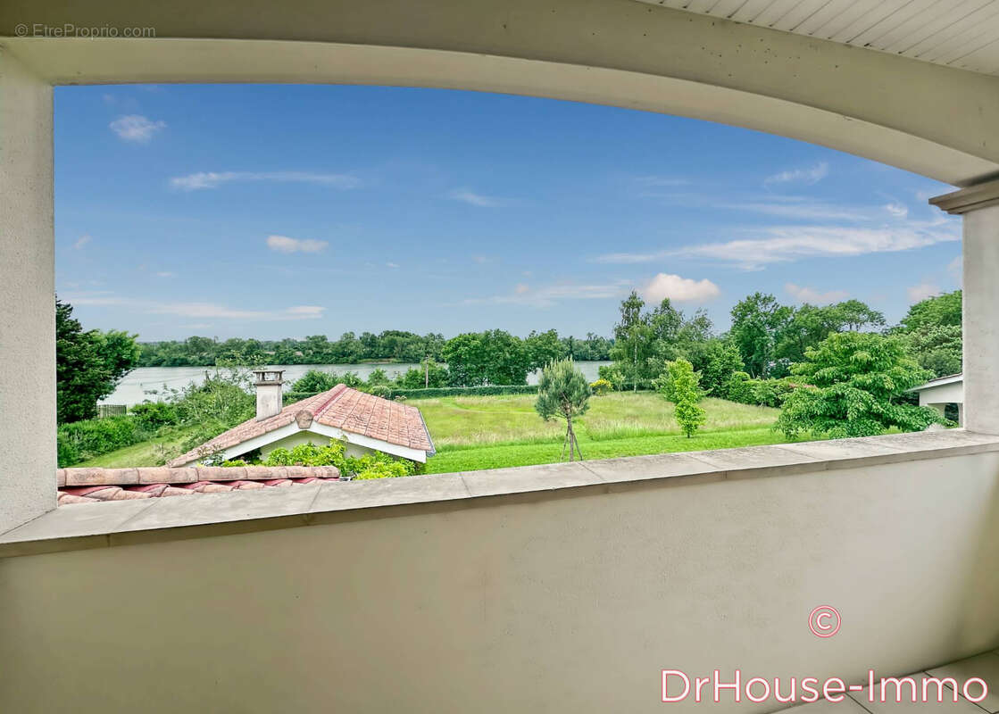 Maison à SAINT-MARTIN-BELLE-ROCHE