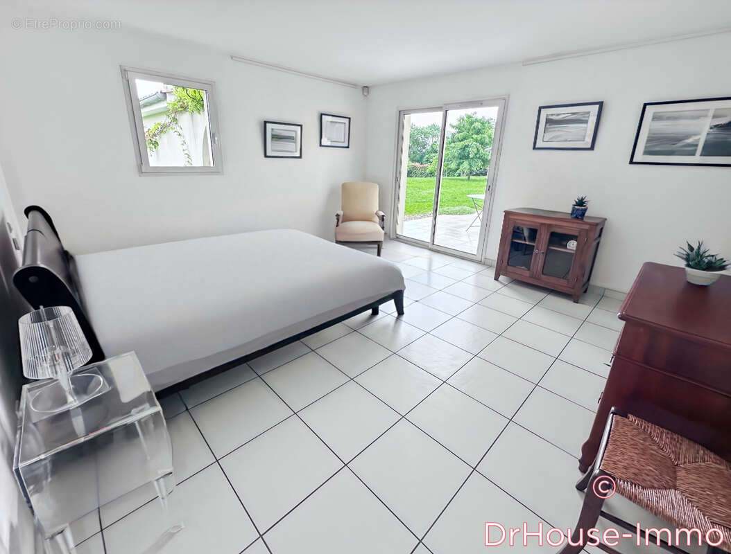 Maison à SAINT-MARTIN-BELLE-ROCHE