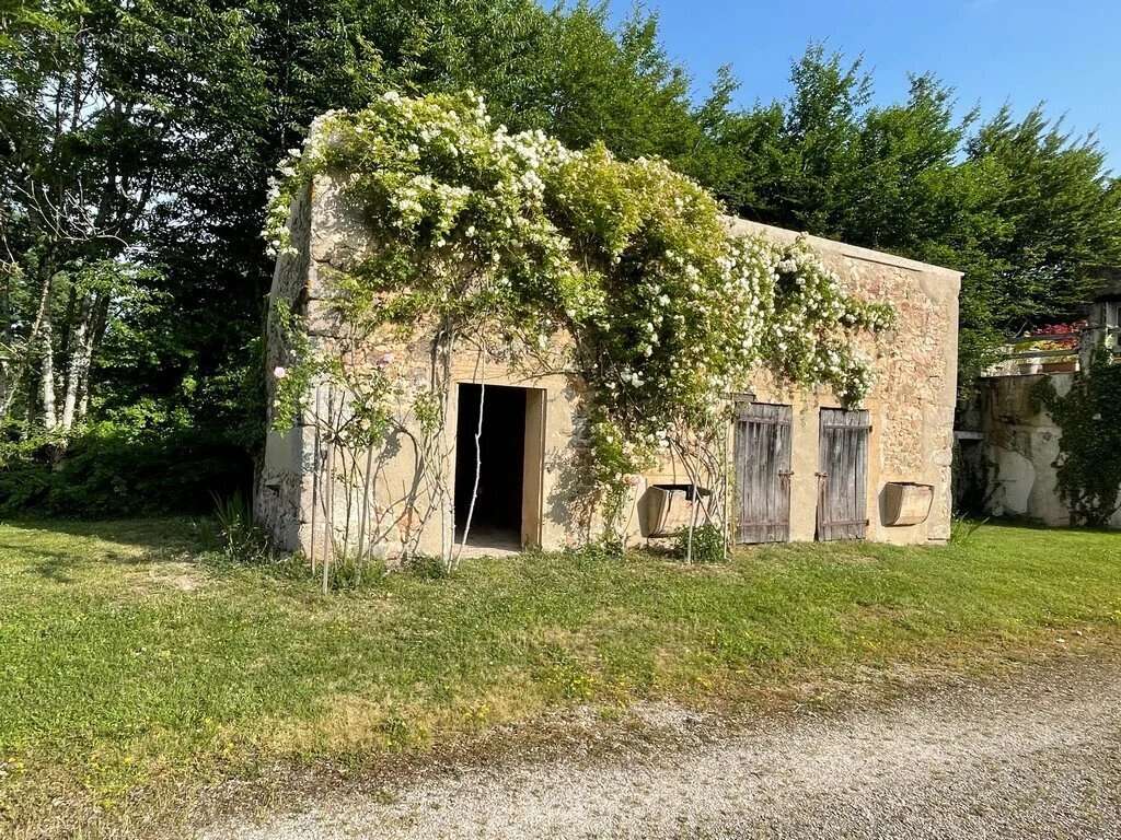 Maison à SAINT-LEGER-VAUBAN