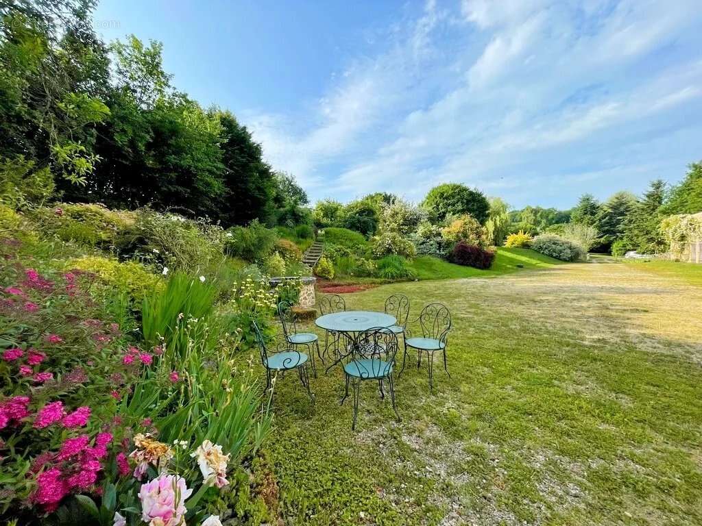 Maison à SAINT-LEGER-VAUBAN