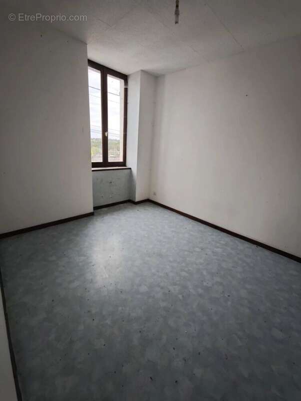 Maison à CERCY-LA-TOUR