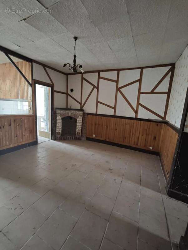 Maison à CERCY-LA-TOUR